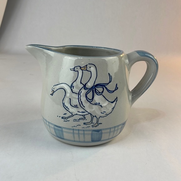 Louisville Stoneware Gaggle of Geese Pottery Pitcher - Picture 3 of 15